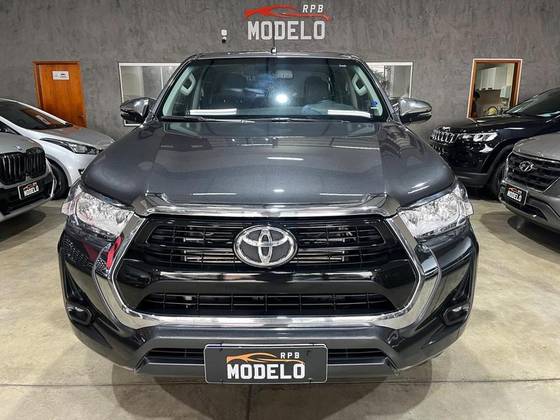 TOYOTA HILUX 2.8 D-4D TURBO DIESEL CD SRV 4X4 AUTOMÁTICO TOYOTA HILUX 2.8 D-4D TURBO DIESEL CD SRV 4X4 AUTOMÁTICO